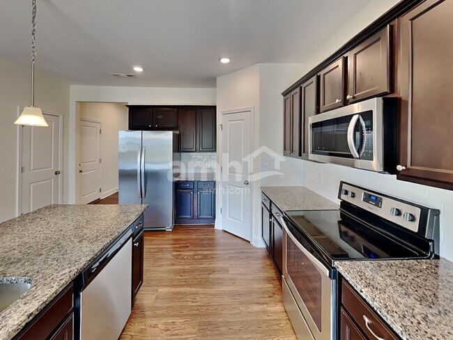 Foto del edificio - 5232 Lake Maxwell Drive