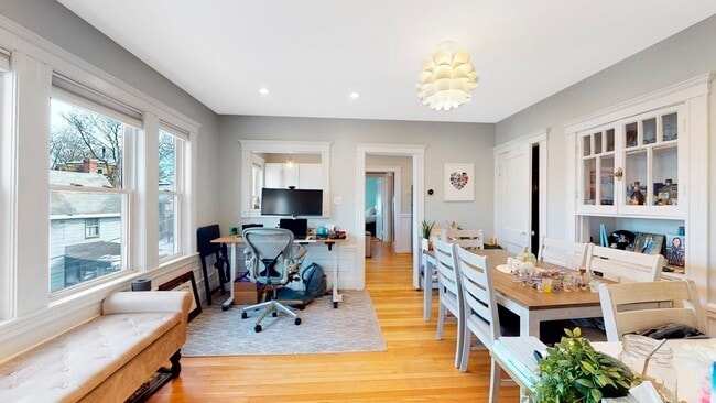 Building Photo - 304 Lamartine St