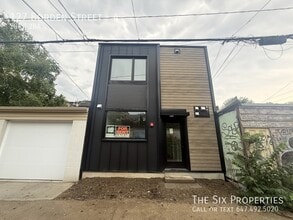 Building Photo - 127 Borden St