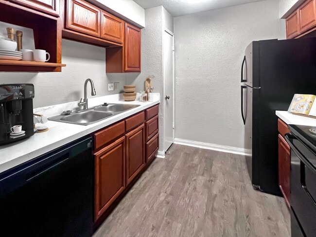 Smart kitchen with elegant design - Memorial Fountain
