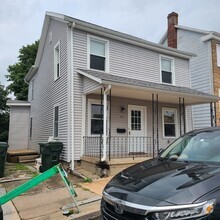 Building Photo - 211 E High St