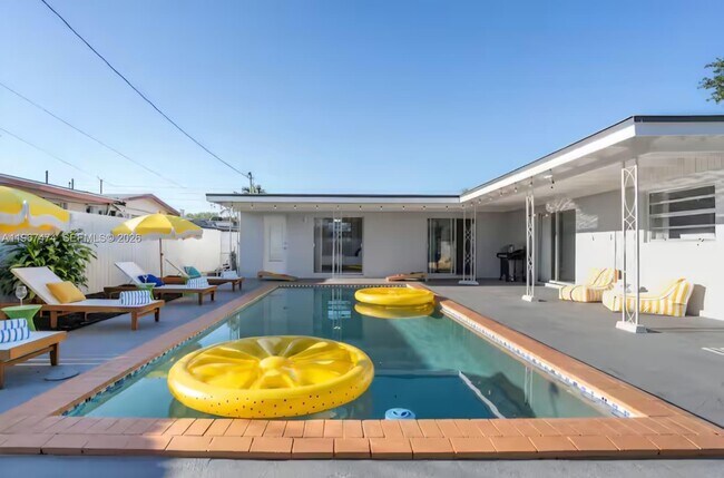 Foto del edificio - 7881 Sheridan St