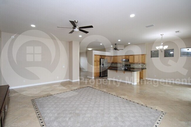 Foto del edificio - 373 W Carob Dr