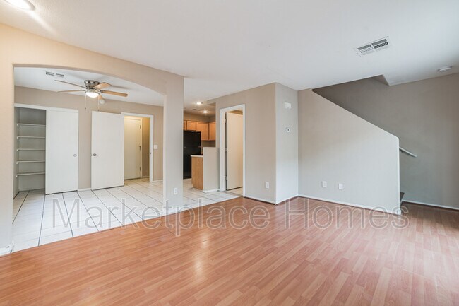 Building Photo - 3364 Cheyenne Gardens Way