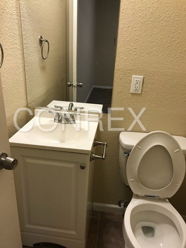 Foto del edificio - 4025 E 123rd Ter