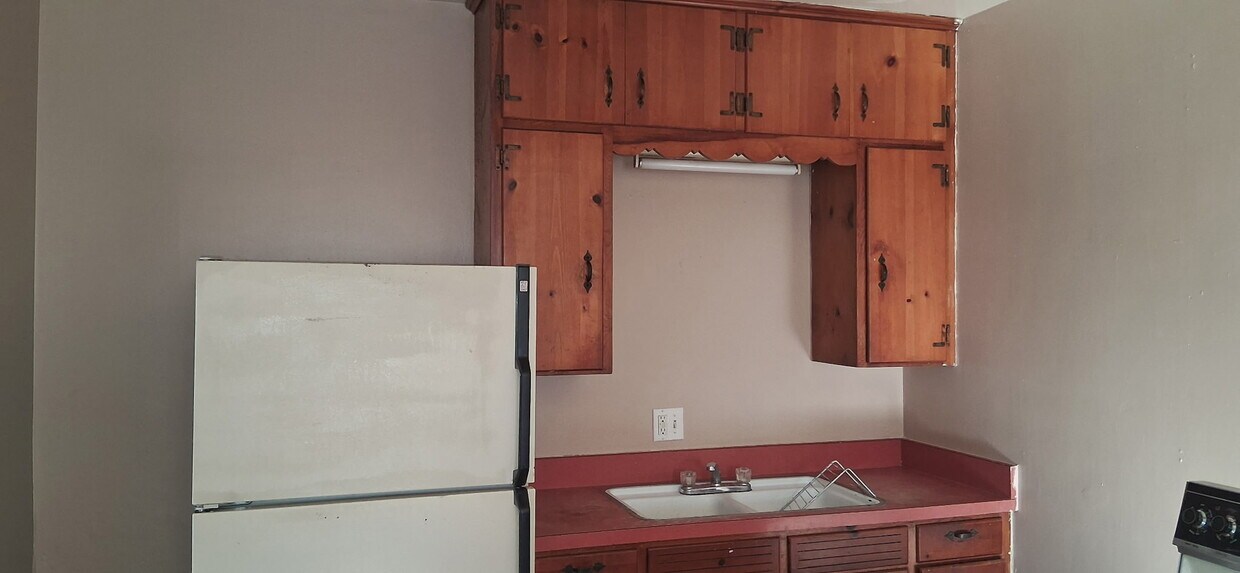 Building Photo - 1845 Orangewood Ave SW