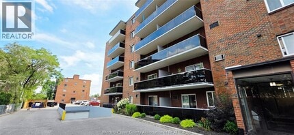 Building Photo - 3905 Riverside Dr E