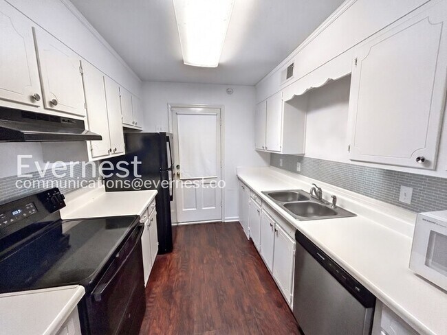 Foto del edificio - 2086 Montreat Cir