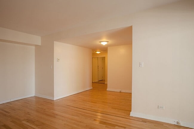 Building Photo - 3435 Rue Drummond