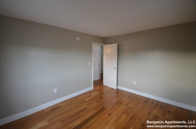 Building Photo - 121 Trapelo Rd