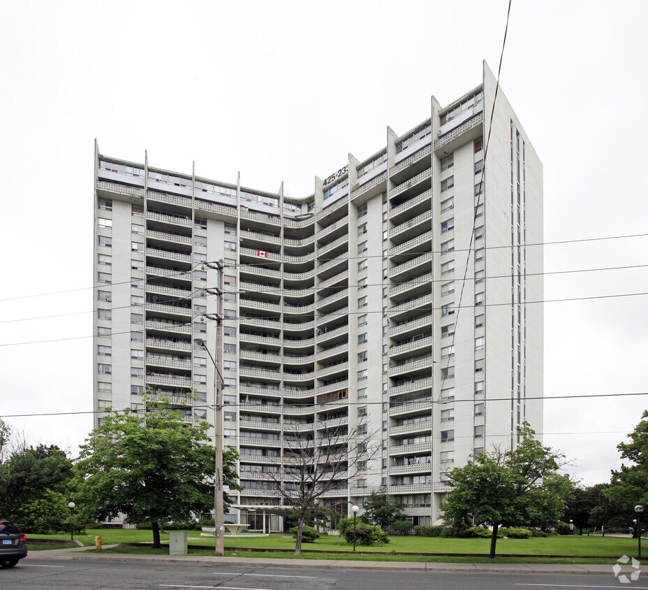 1501 Woodbine 1501 Woodbine Ave Toronto, ON