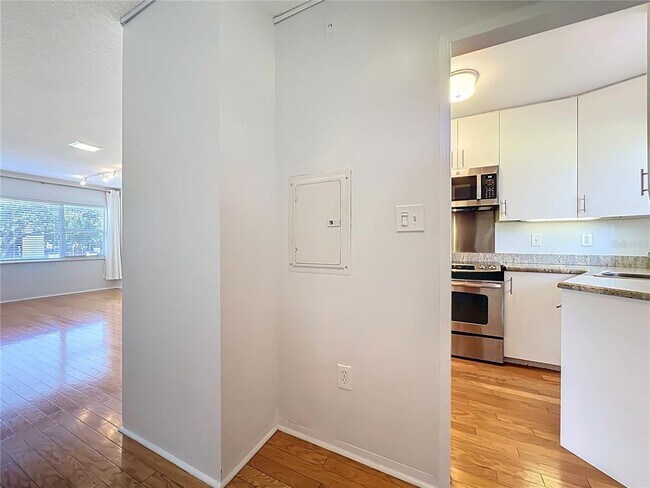 Foto del edificio - 640 N Park Ave