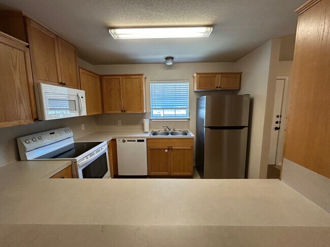 Building Photo - 3740 Oldenburg Ln