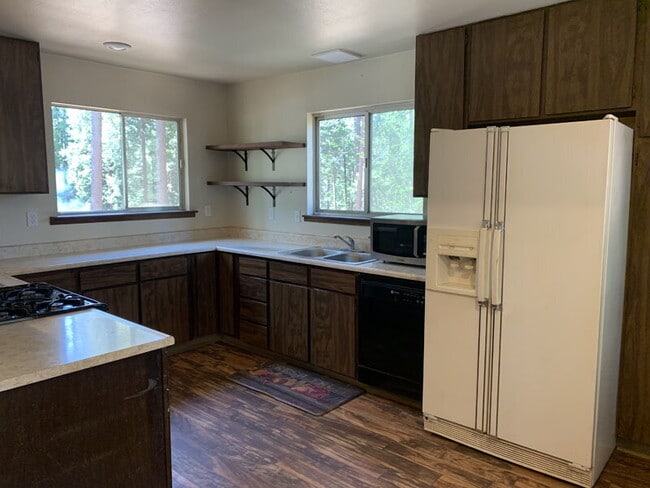 Building Photo - 3 bedroom 2 bathroom home near Sly Park Lake for rent!