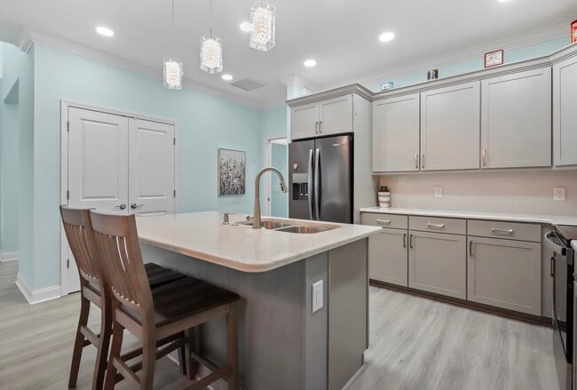 Building Photo - 8488 Hang Loose Ct