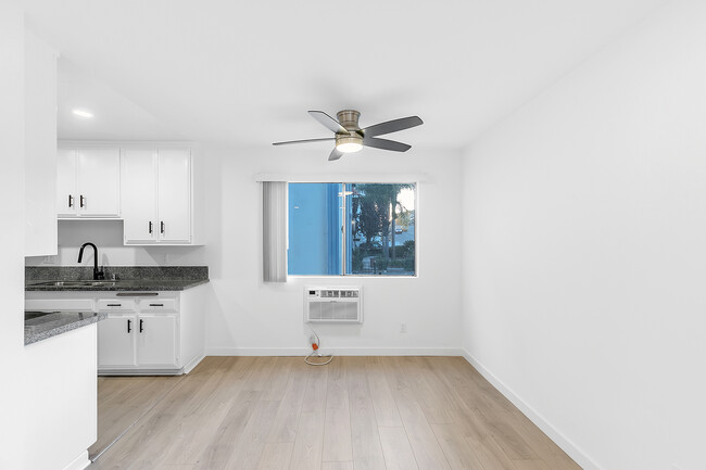 Building Photo - 10930 Palms Blvd