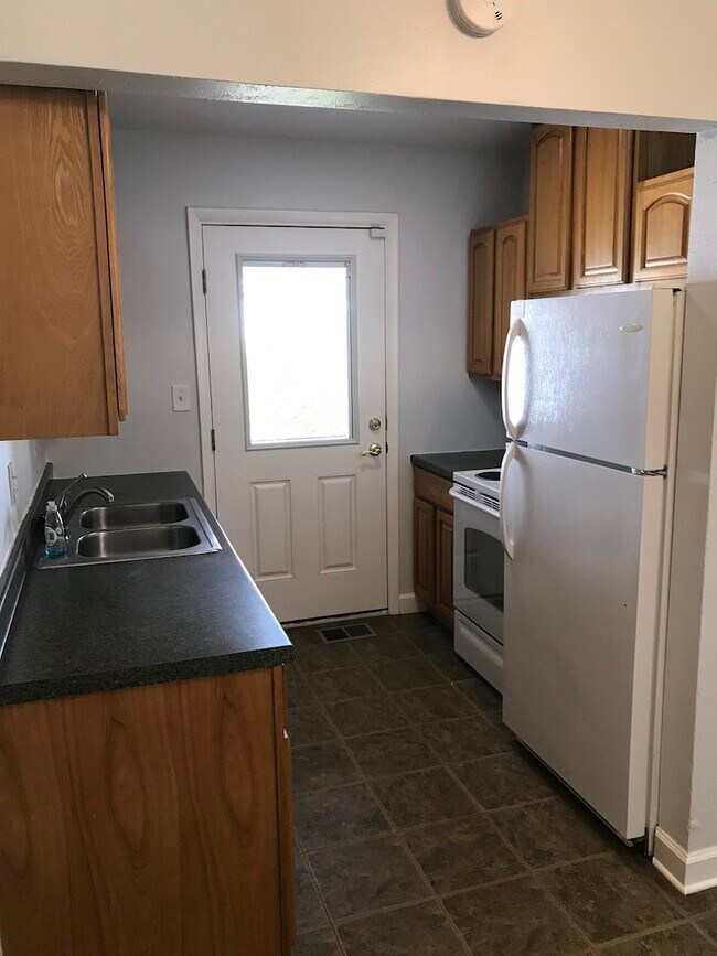 Foto del edificio - 236 E Harding St