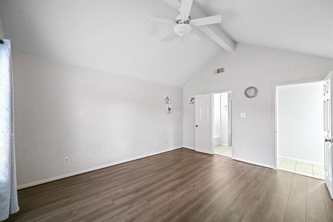 Foto del edificio - 17023 Enchanted Cir W