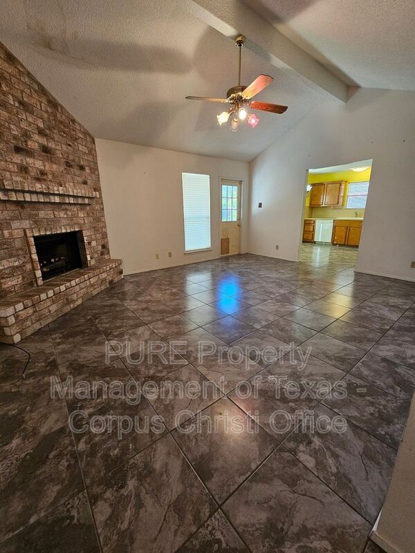 Building Photo - 112 Mallard Dr