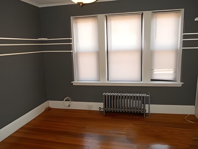 Building Photo - 349A Pleasant St