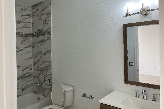 Foto del edificio - 1530 Spring Gate Dr