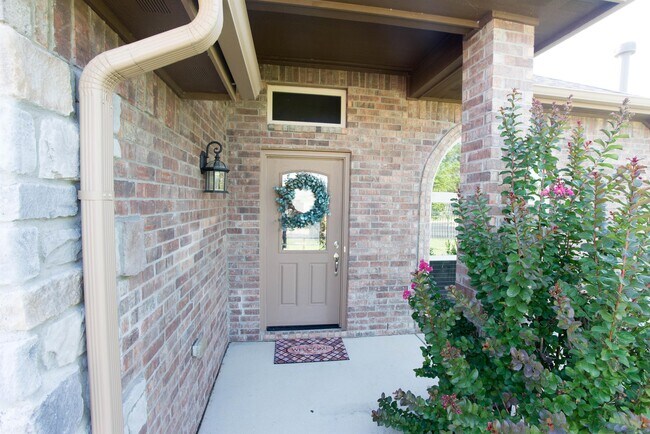 Building Photo - 11015 Augusta Dr