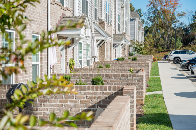 Building Photo - The Reserve at Burton Creek (Student Housing)