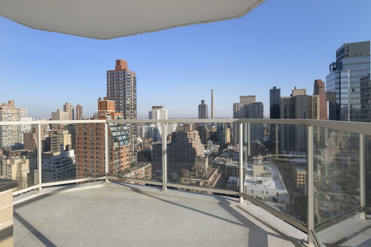 Primary Photo - One Bedroom with Views