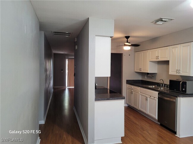 Foto del edificio - 608 SE 47th St