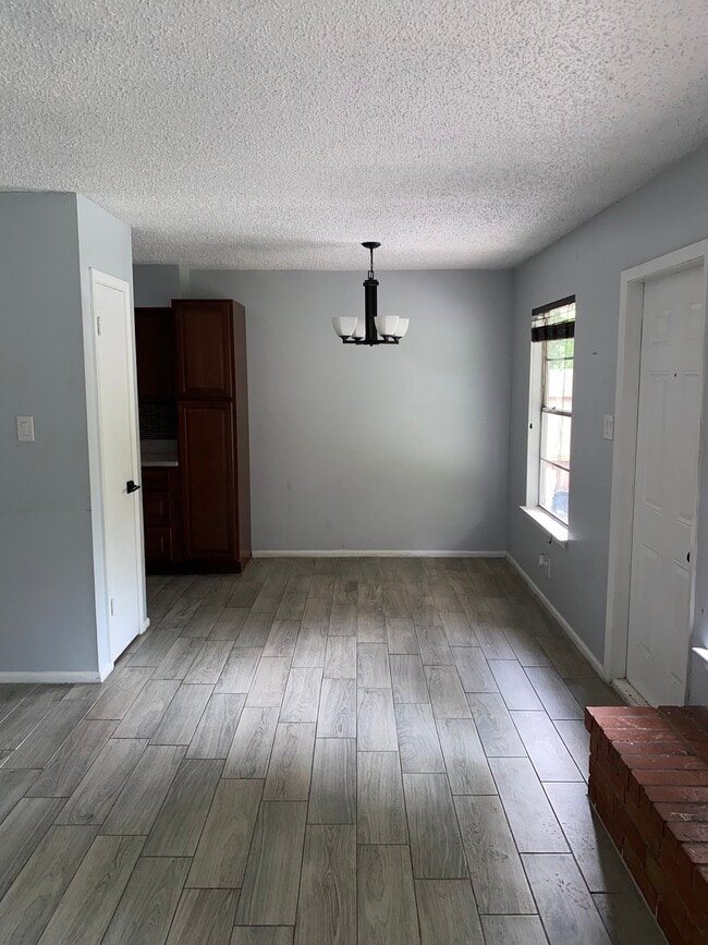 Photo - 9455 Valley Dale St (San Antonio, TX) House
