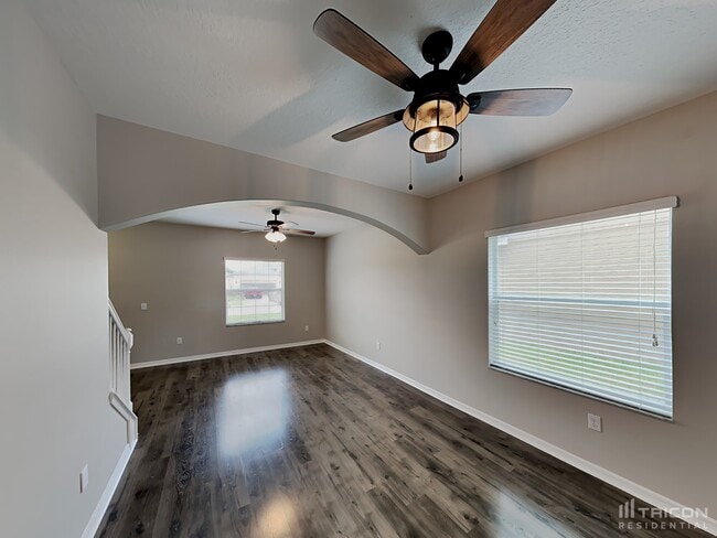 Building Photo - 13805 Newport Shores Dr
