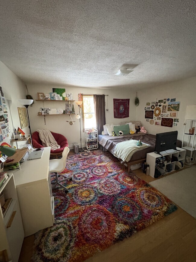 Foto del edificio - 204 Belchertown Rd