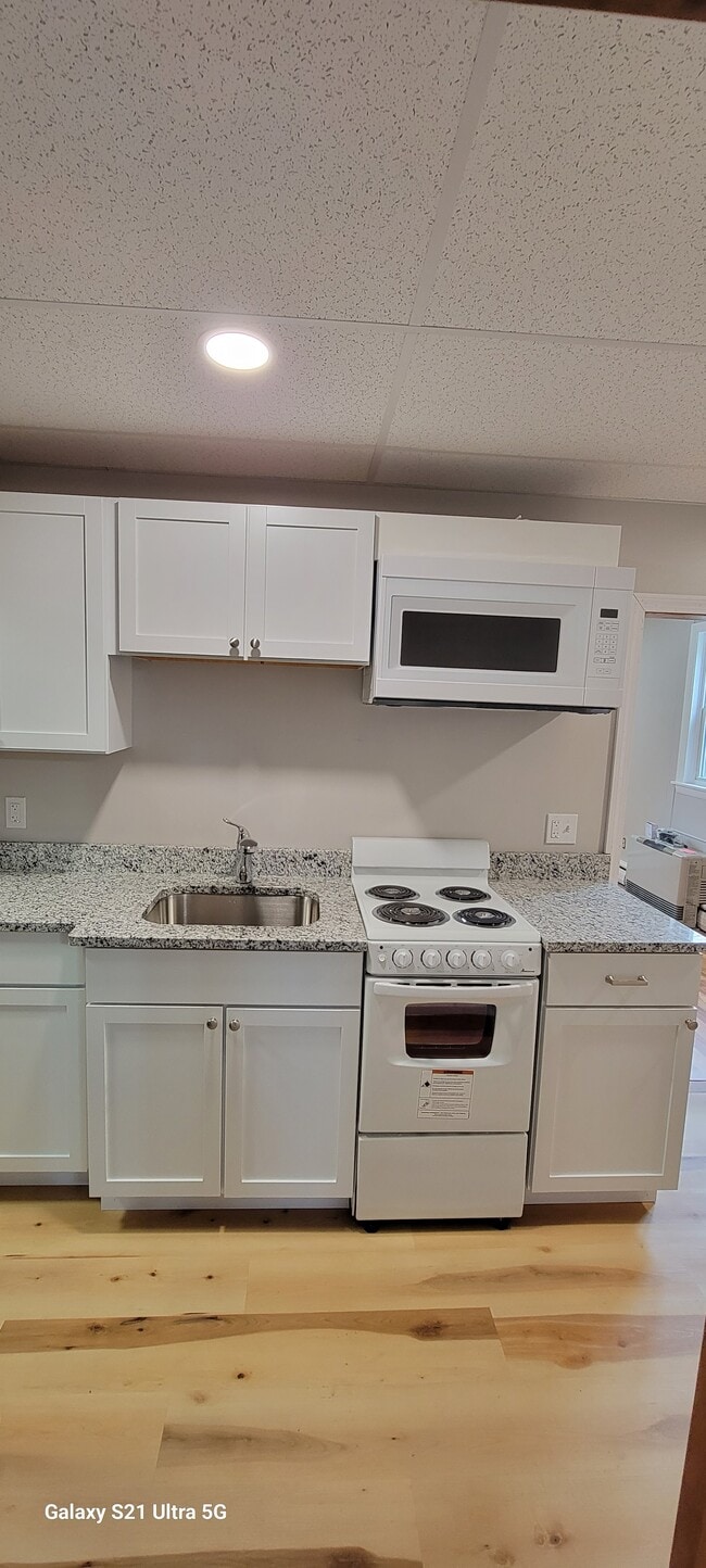 New Appliances and Granite Countertops - 1 Library St