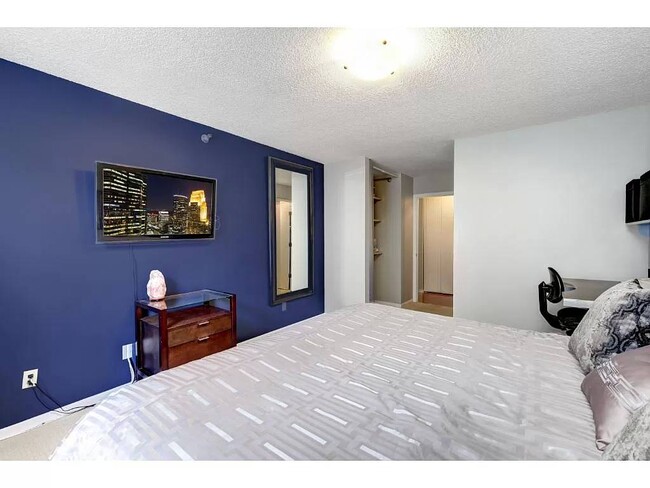 Habitación - 401 S 1st St