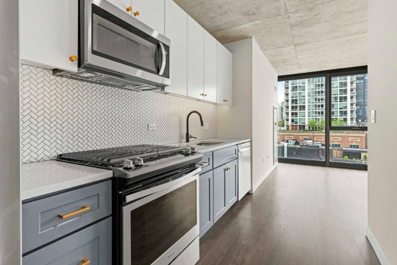 Photo - 179 W Huron St (Chicago, IL)