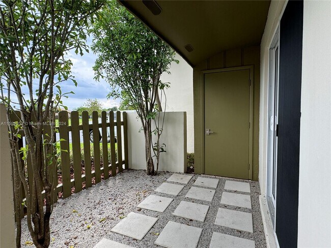 Foto del edificio - 11014 SW 123rd Pl