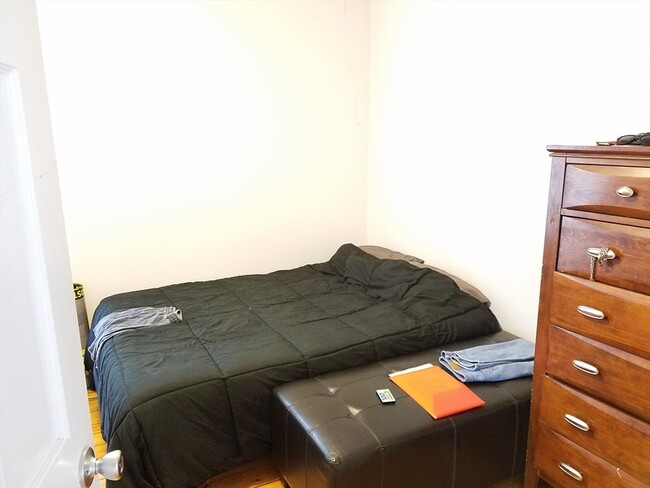 Building Photo - 100 Flint St