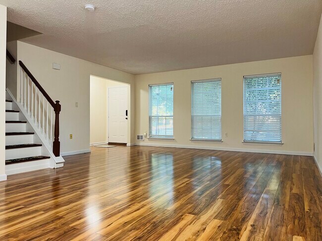 Sala de estar - 25 Balboa Ln