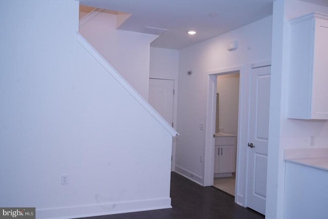 Building Photo - 161 Stoutsburg Blvd
