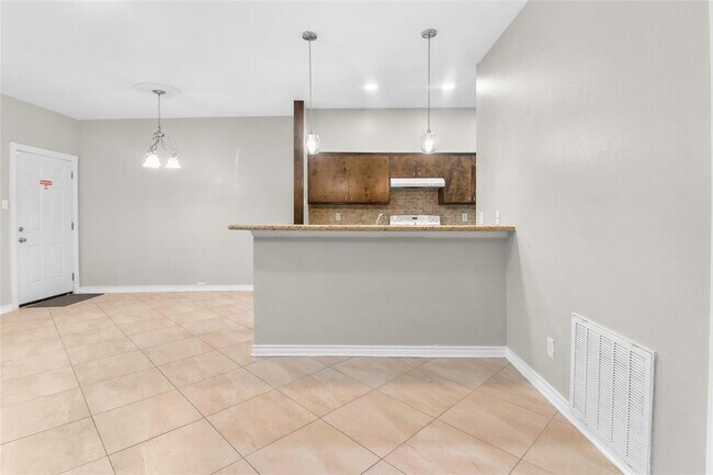 Building Photo - 7339 Regency Square Ct
