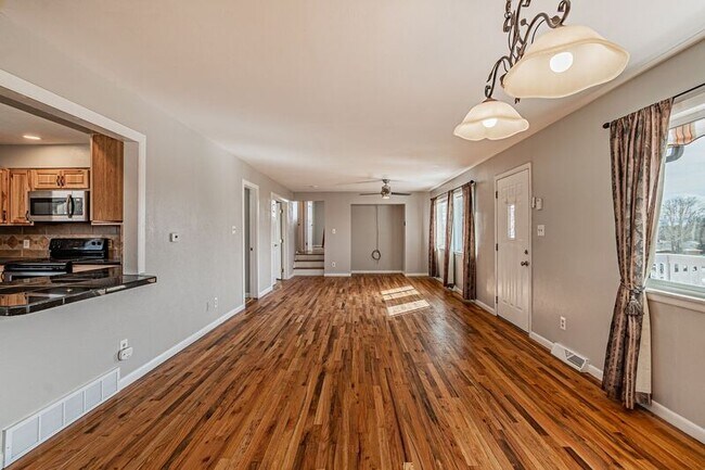 Foto del edificio - 9590 N King Way