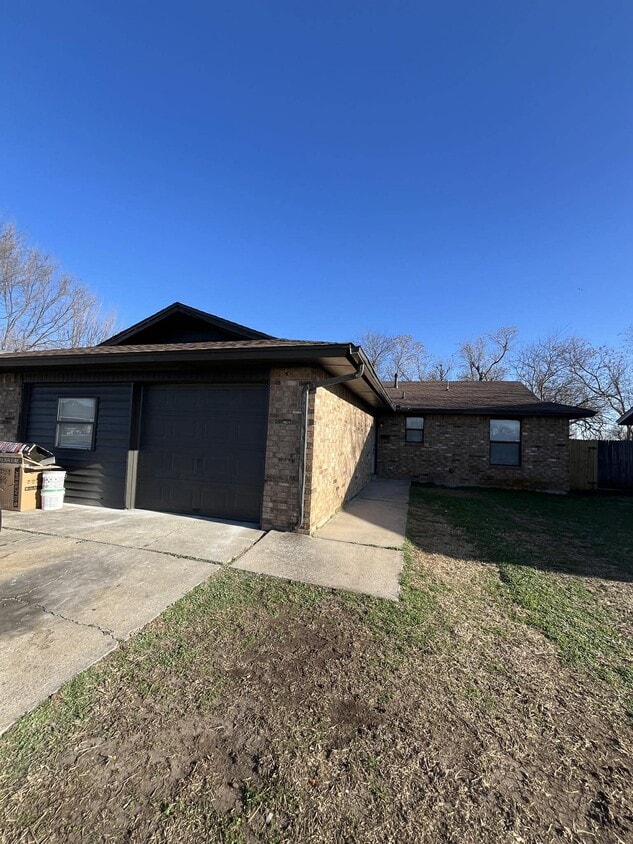 Photo - 1328 NE 5th St (Oklahoma City, OK)