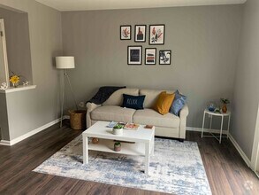 Building Photo - 2370 Woodbrook Cir S