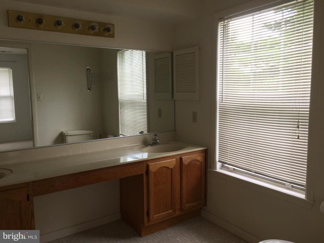 Foto principal - 307 Trinity Ct