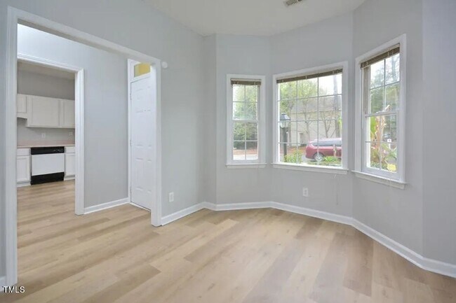 Building Photo - Spacious and Updated!  4 Bedrooms, LVP Flo...
