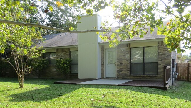 Building Photo - 5839 Spring Valley