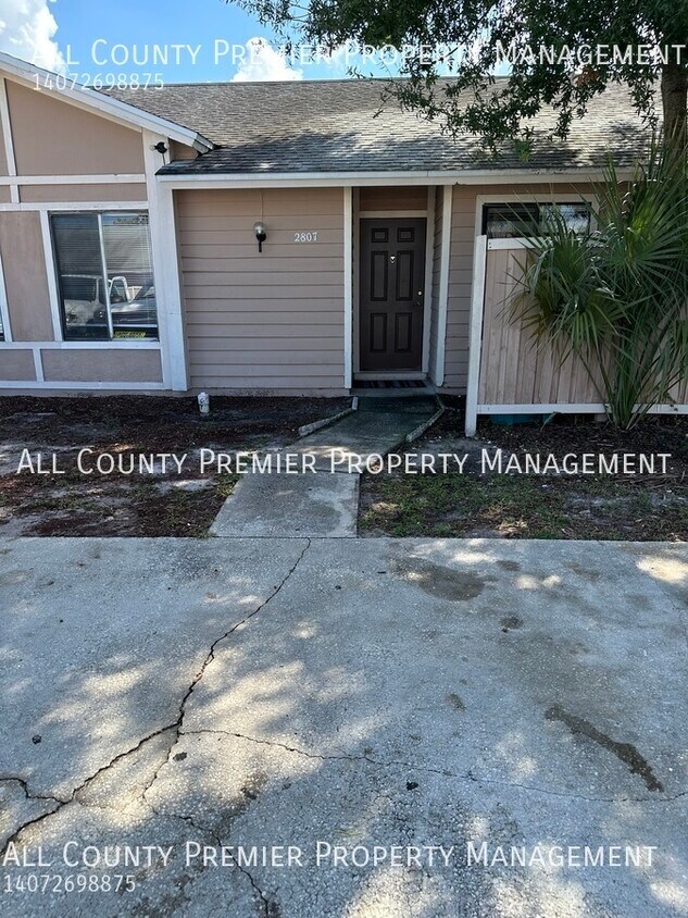 Primary Photo - PENDING APPLICATION! Nice 2 Bedroom 2 Bath...