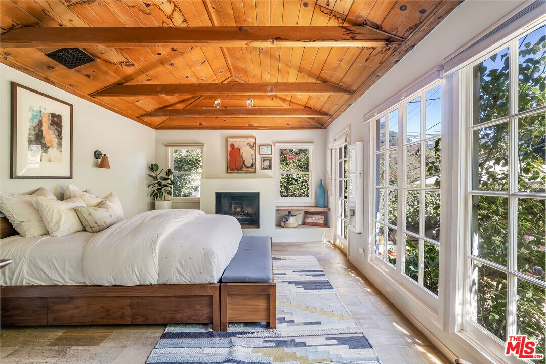 Foto principal - 8237 Kirkwood Dr