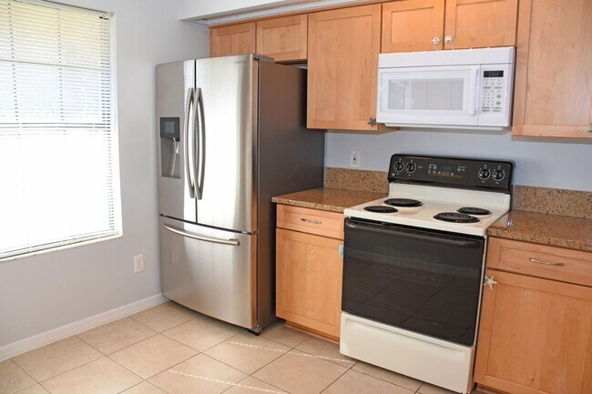 Building Photo - 441 Upper 36th Ave S