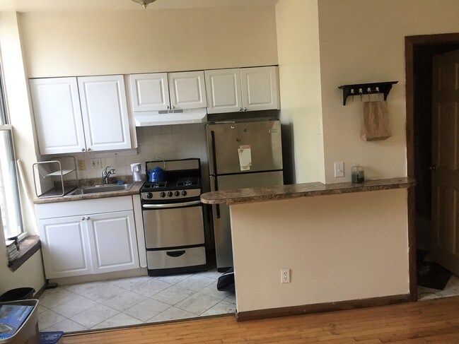 Building Photo - 839 Lafayette Ave